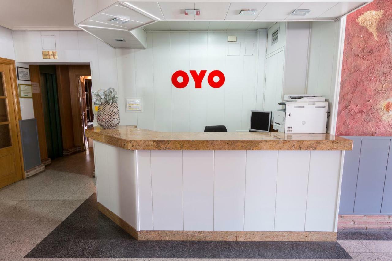 Oyo Hotel Los Alamos Plasencia Exterior foto